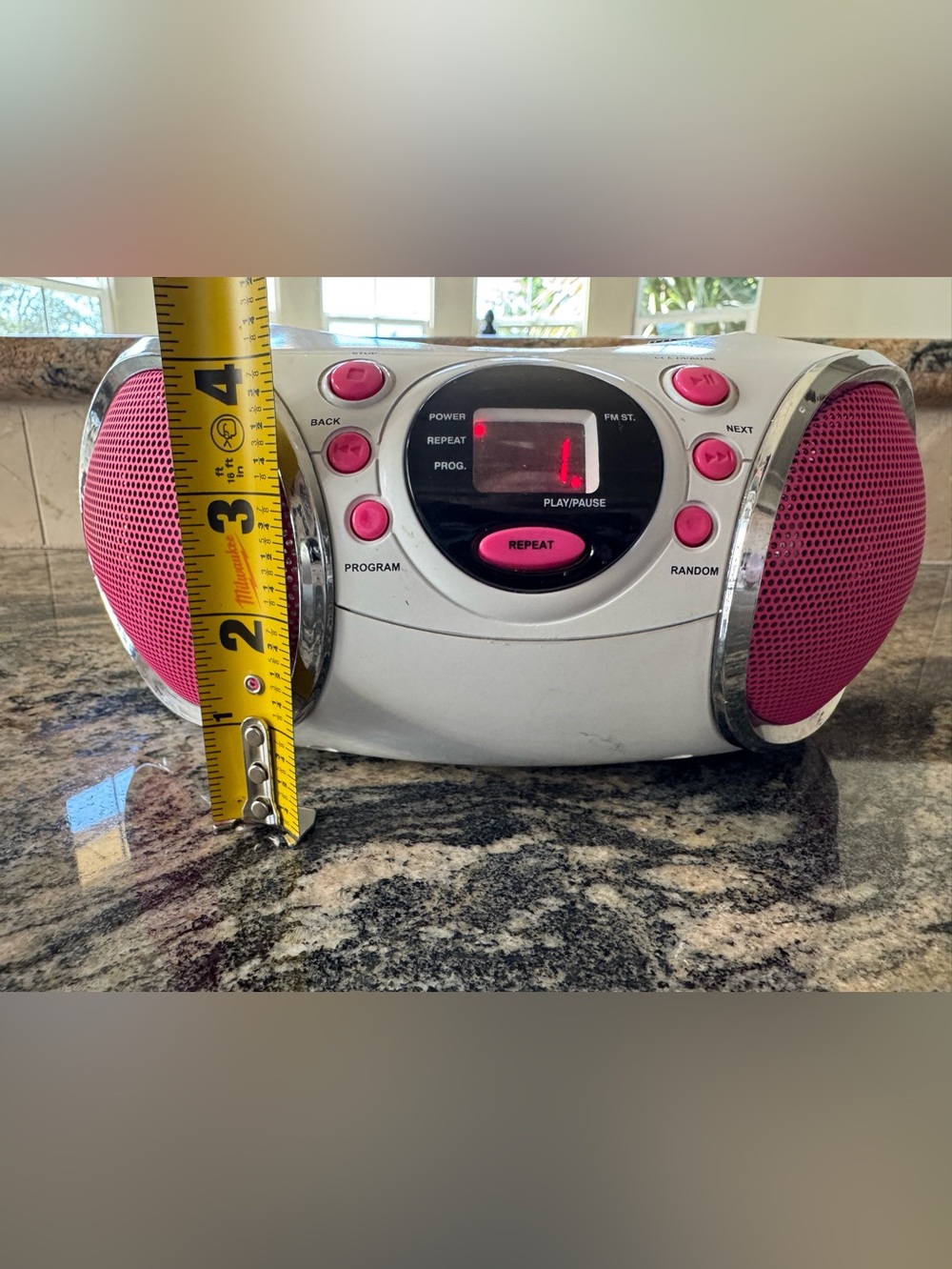 Hello Kitty CD Player - AM/FM Radio & Portable Boombox - Picture 11 of 12